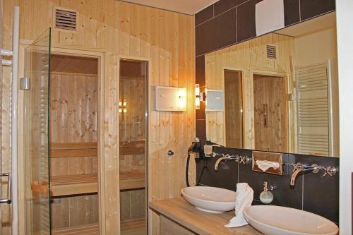 Koupelna v ubytování Resort Deichgraf Resort Deichgraf 31-15