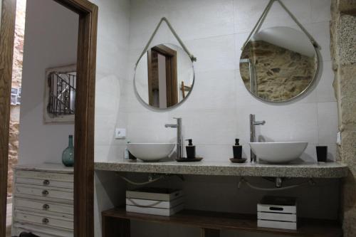 A bathroom at Alojamiento rústico paseo fluvial río Coroño, Boiro