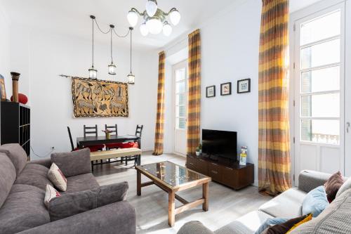 Julieta Historical Apartment by AlohaMalaga