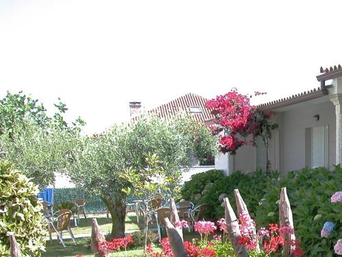 Gallery image of Hotel Vilacobiña in A Lanzada