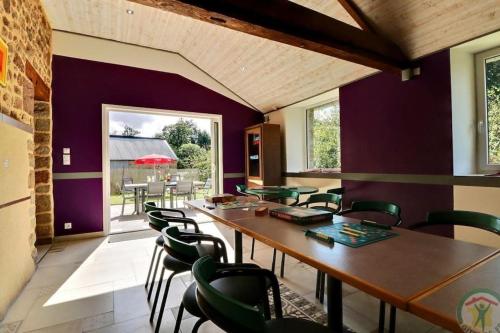 Saint-Georges-de-ReintembaultにあるGîte La Vieille Mazureのギャラリーの写真