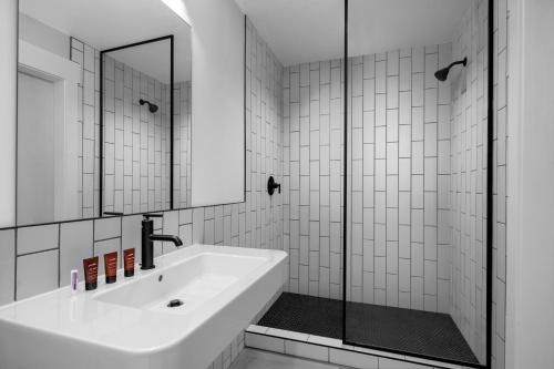 Un baño de evo Hotel Salt Lake City