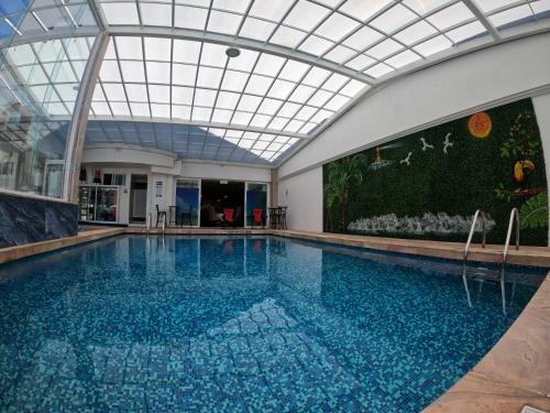 Der Swimmingpool an oder in der Nähe von Hotel Señorial Tlaxcala