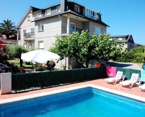 Gallery image of Hotel Vilacobiña in A Lanzada