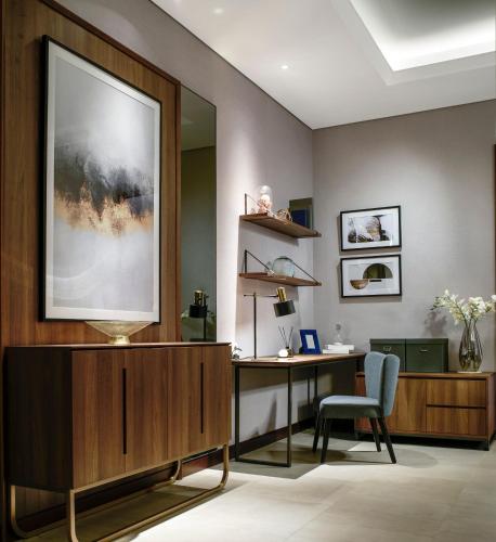 Ruang duduk di Oakwood Premier Cozmo Jakarta