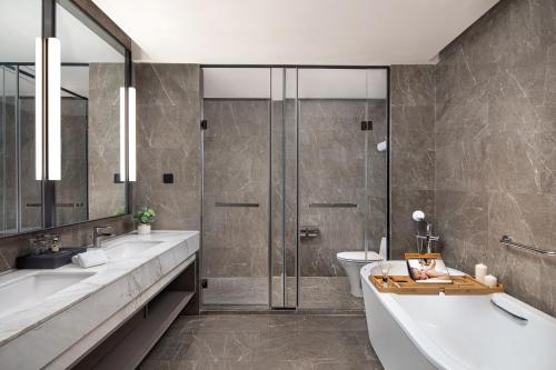 Ένα μπάνιο στο Somerset Daxing Beijing