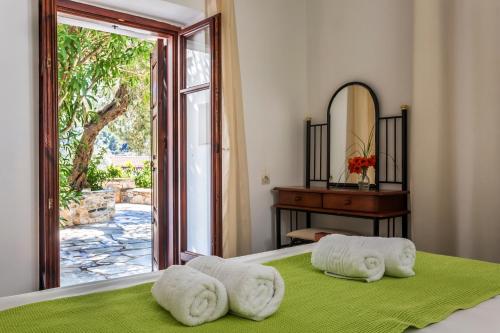Gallery image of Ageri Studios in Stafylos