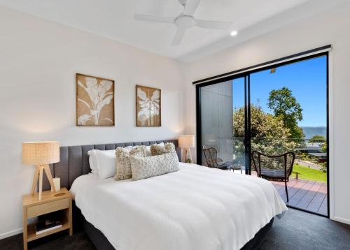 Кровать или кровати в номере The Ridge at Maleny 1 Bedroom Villa