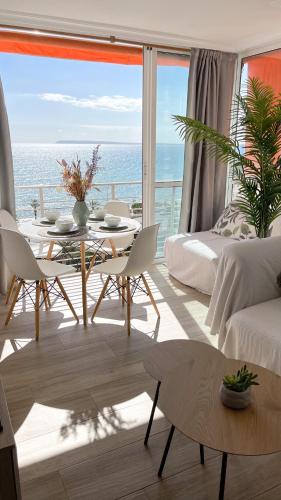 Apartamento en 1ª línea con piscina, Alicante – Precios ...