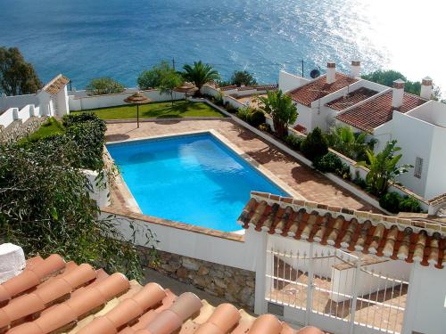 Πισίνα στο ή κοντά στο Holiday Home Villa Mimosa by Interhome