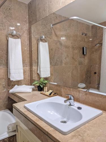 Coral Beach Aparthotel photo 161
