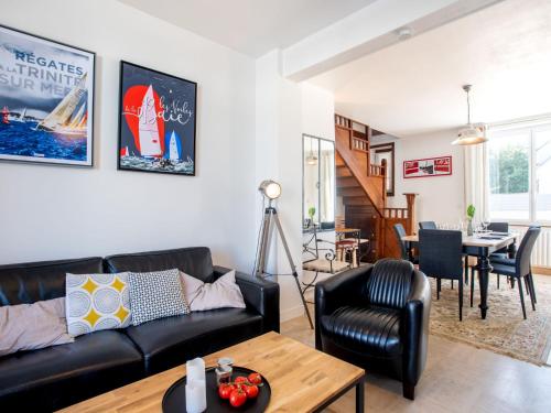 Χώρος καθιστικού στο Holiday Home Les Elfes by Interhome