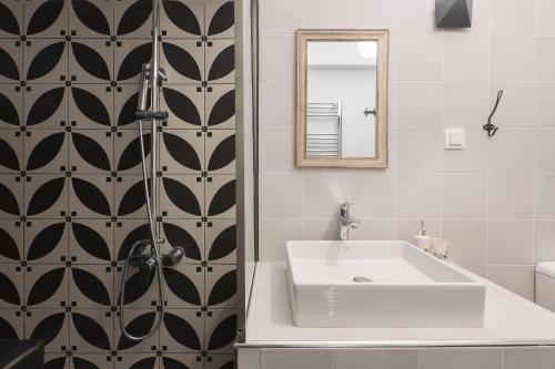 Scandi Chic Apartment, Agia Sofia District #FeelsLikeHome
