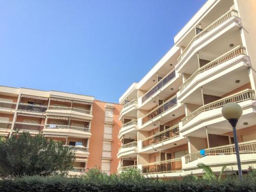 Apartment Les Platanes-4 by Interhome