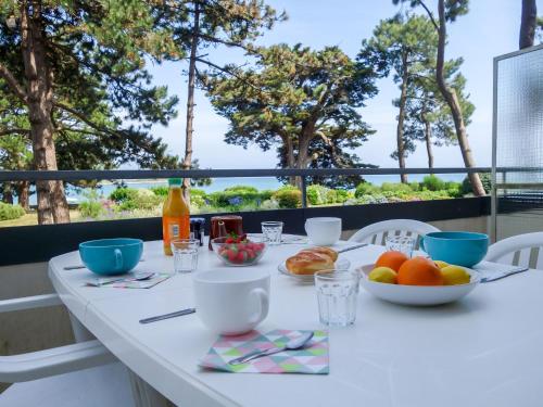 Apartment Baie de Beaumer-1 by Interhome