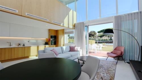 Et opholdsområde på Vila Leonor - Clever Details , Central Vilamoura, Sleeps 6, luxury, walking distance