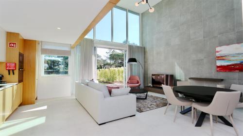 Et opholdsområde på Vila Leonor - Clever Details , Central Vilamoura, Sleeps 6, luxury, walking distance