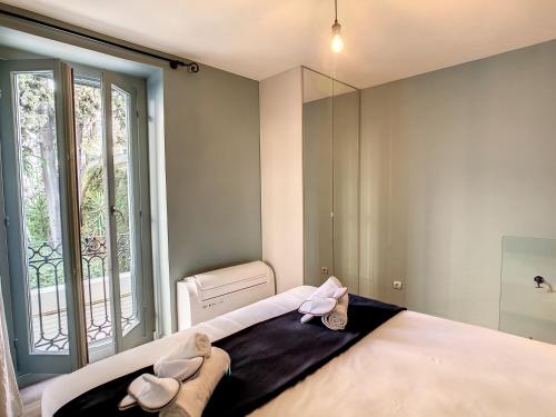 Nestor&Jeeves - GLORY RIVIERA - Central - Close sea