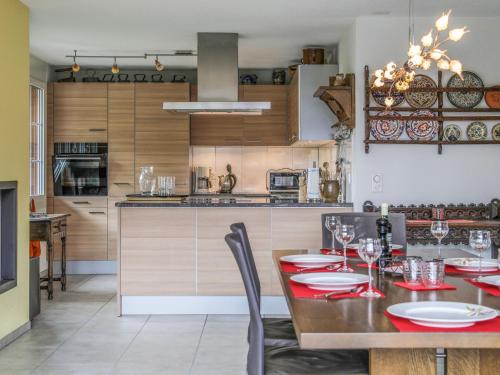 Kuchyň nebo kuchyňský kout v ubytování Apartment Carina by Interhome