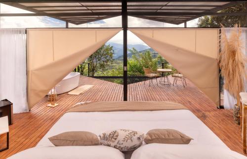 Imagen de la galería de Santuario Luxury Eco Hotel, en Villeta