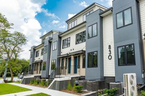 New Private Suite in Tech-enabled townhome – Photos 4