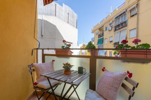 Luminoso apartamento de dos habitaciones con terraza y parking en el centro