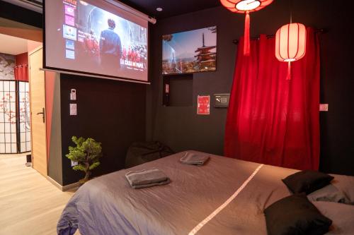 Galeriebild der Unterkunft Capsule Japon - Jacuzzi - Netflix & Ecran Cinéma - Xbox in Saint-Léger