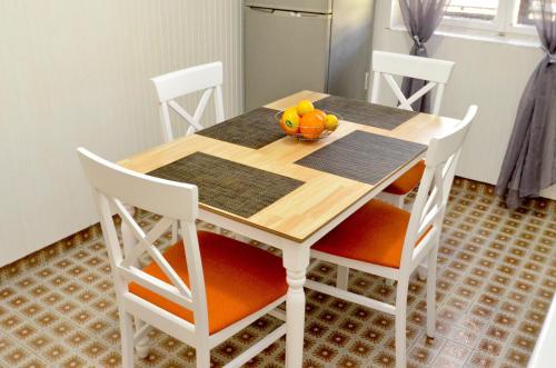 Afbeelding uit fotogalerij van Red House Apartment in Kotor