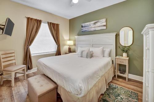 Ένα ή περισσότερα κρεβάτια σε δωμάτιο στο Million Dollar Views, Stunning Beachfront Property