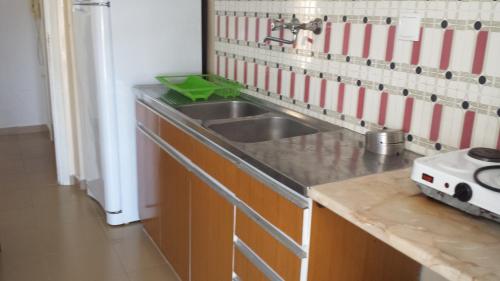 Η κουζίνα ή μικρή κουζίνα στο Philippos & Maria Apartments