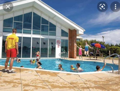 Πισίνα στο ή κοντά στο Exquisite holidays letting for 3 nights starting from £90