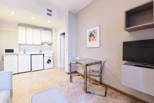 Contempora - Elvezia Park - 1bed, 1bath with balcony - E15