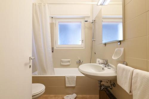 Contempora - Elvezia Park - 1bed, 1bath with balcony - E15