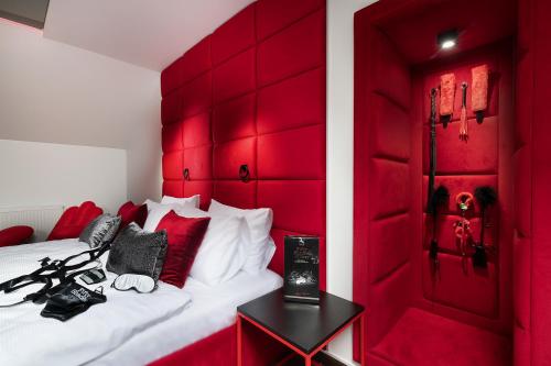 Postel nebo postele na pokoji v ubytování Hotel Korona Spa & Wellness