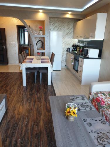 Jadalnia w apartamencie