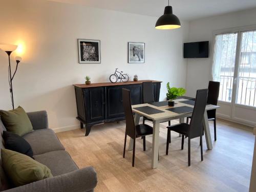 Posezení v ubytování 1 Espalion superbe appartement hyper centre ville