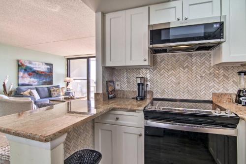 Kuchyň nebo kuchyňský kout v ubytování Beach Views Golden Sands Condo in Ocean City!