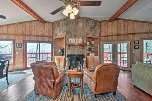 Rustic Ranger Cabin with Amazing Mountain Views – Photos 3
