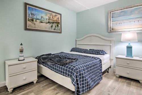 Postel nebo postele na pokoji v ubytování Beach Views Golden Sands Condo in Ocean City!