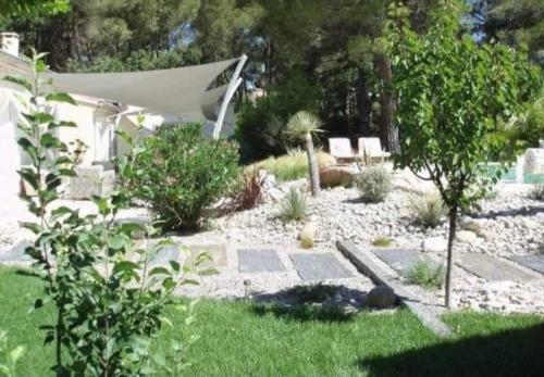 Φωτογραφία από το άλμπουμ του … et la fourmi σε Saumane-de-Vaucluse