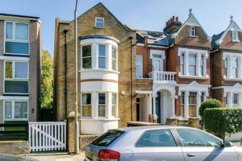 Stunning 1 Bed Flat in Amazing Location