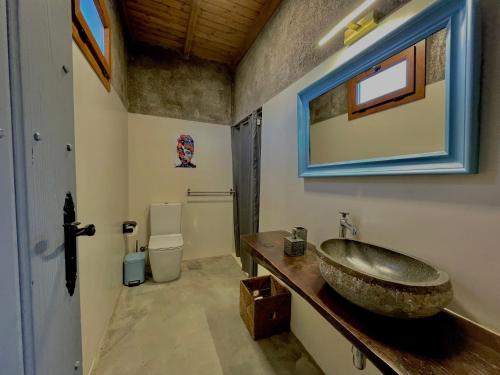 A bathroom at VILLA RELAX, LA GRACIOSA