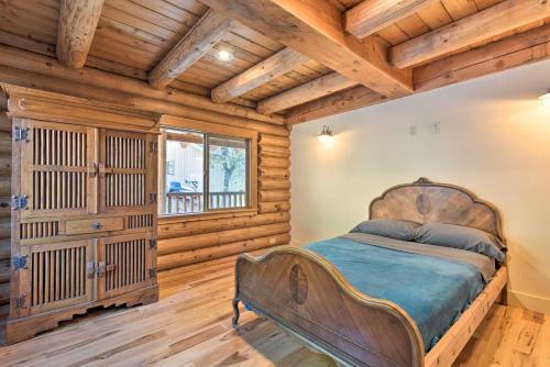 Galeriebild der Unterkunft Updated Groveland Cabin with Wraparound Deck! in Groveland