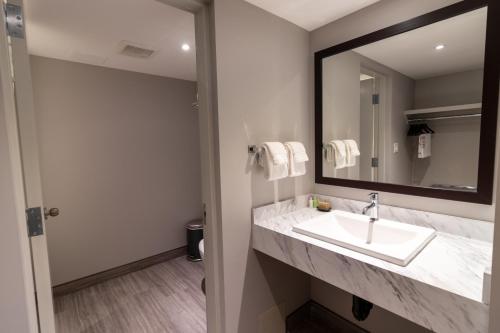 Koupelna v ubytování BCM Inns Fort McMurray - Downtown