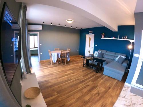 A seating area at Dune Apartment Nessebar