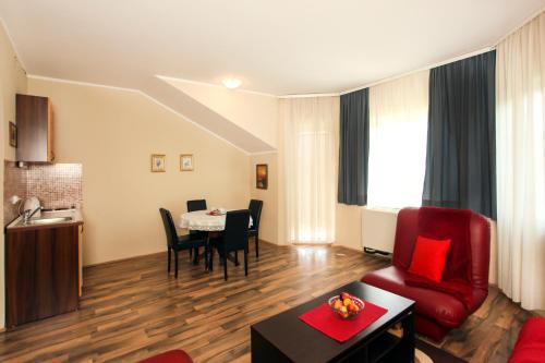 Svetainės erdvė apgyvendinimo įstaigoje Apartments Izvor