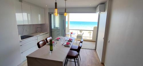 Belle Vue Mer Canet Plage accès piscine couverte et chauffée