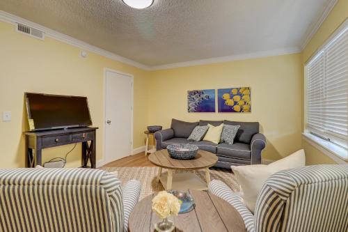 Χώρος καθιστικού στο #50 Modern House Ideal Location 2bdr/2parking