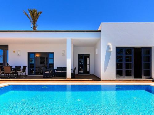 Villa in Marina Rubicon with Pool