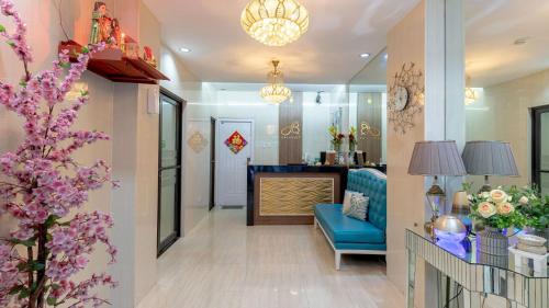 Χώρος καθιστικού στο Baymont Suites & Residences